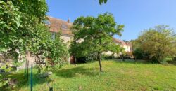 Maison en pierre à rénover avec vue sur la plaine