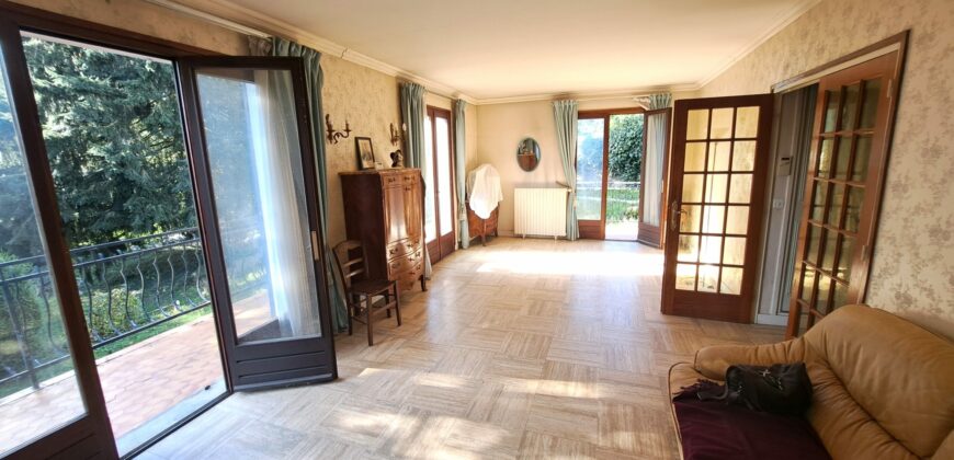MAISON SUR SOUS SOL