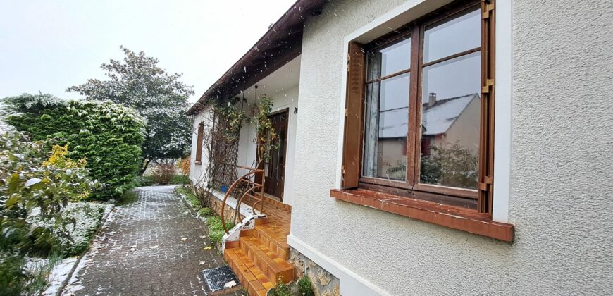 MAISON SUR SOUS-SOL AU CENTRE DE BRIIS SOUS FORGES