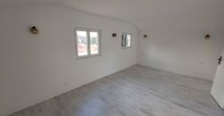Maison avec hangar dans un cadre boisé