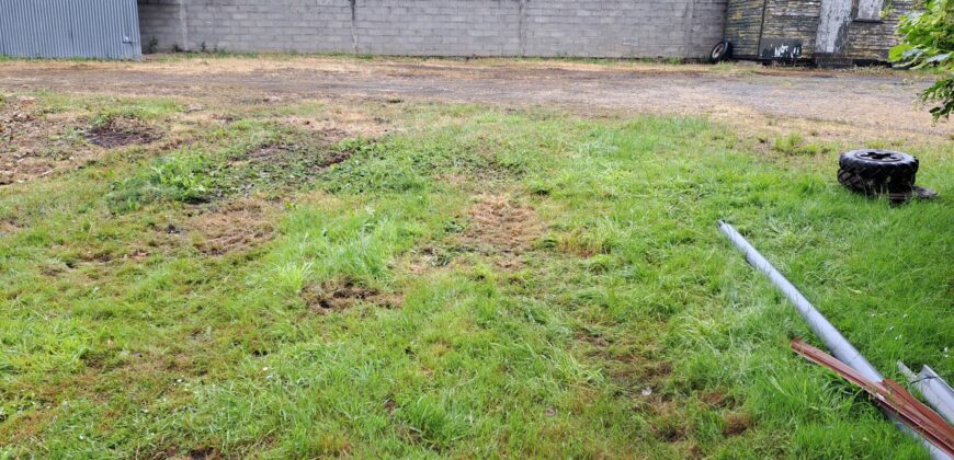 Terrain avec 15 m de Facade