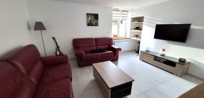 2 Pièces rénové avec 2 places de stationnement