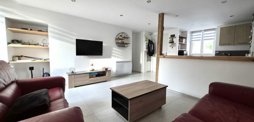 2 Pièces rénové avec 2 places de stationnement