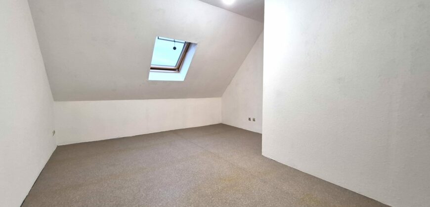 MAISON 2 PIECES AVEC DEPENDANCE