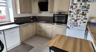 2 Pièces rénové avec 2 places de stationnement