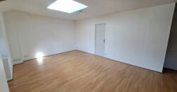 F2 avec 2 STATIONNEMENTS