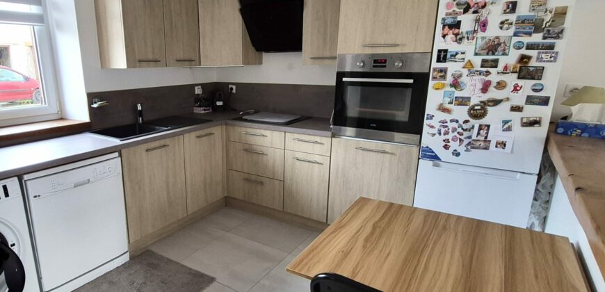 2 Pièces rénové avec 2 places de stationnement