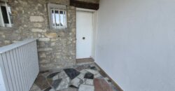 Grand studio divisé en 2 espaces