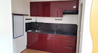 F2 avec 2 STATIONNEMENTS