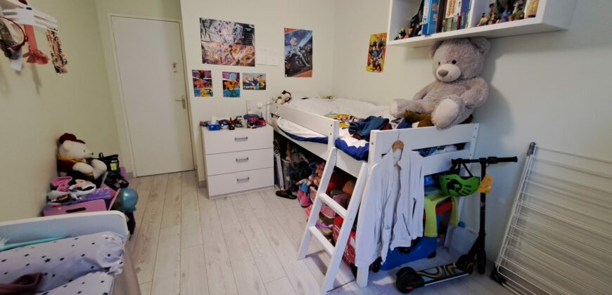 F3 en rez de chaussé avec cave et 2 stationnements