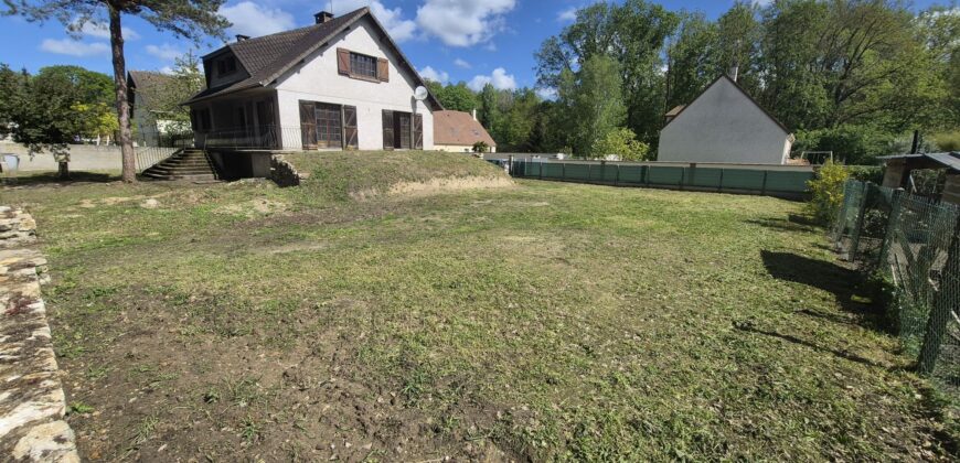 MAISON SUR SOUS SOL A RENOVER