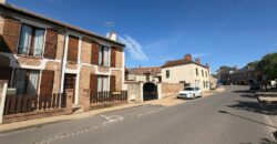 Maison de ville avec studio et double garage