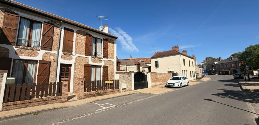 Maison de ville avec studio et double garage