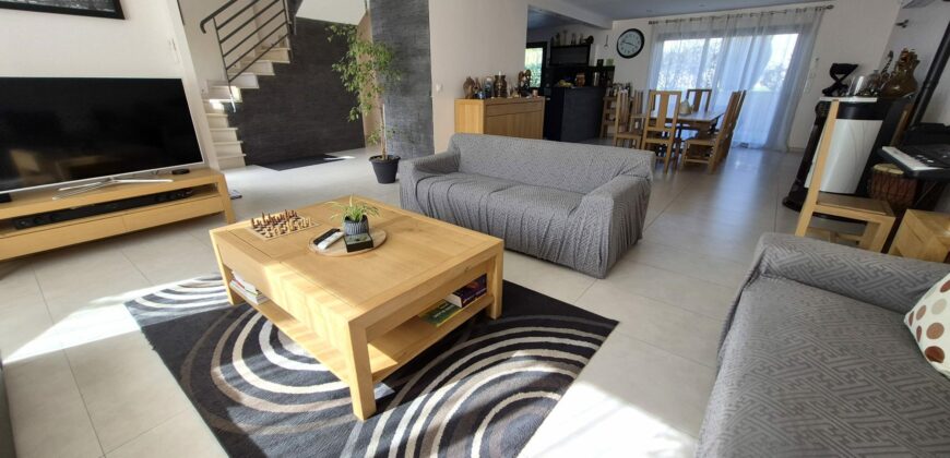 MAISON FAMILIALE