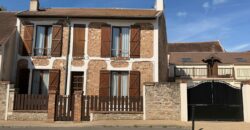 Maison de ville avec studio et double garage