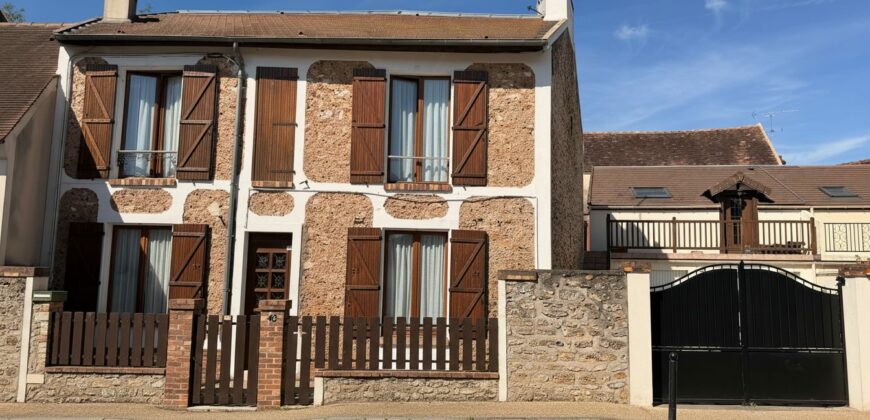 Maison de ville avec studio et double garage