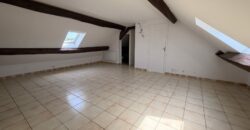 Appartement avec chambre et stationnement