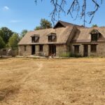 Maison de pierre avec dépendances