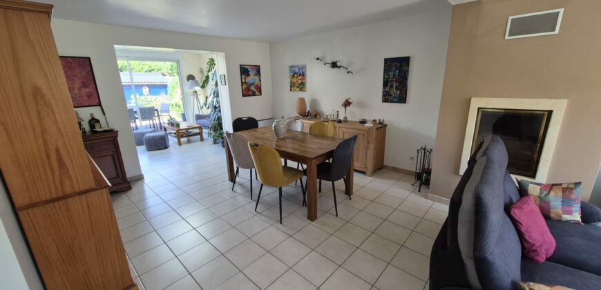 Maison familiale avec garage