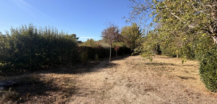 Terrain à bâtir au coeur de FONTENAY LES BRIIS