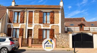 Maison de ville avec studio et double garage