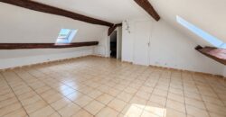Appartement avec chambre et stationnement